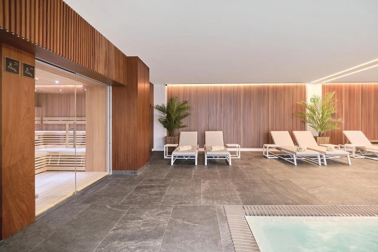 Hotel Marina Badalona 4*,